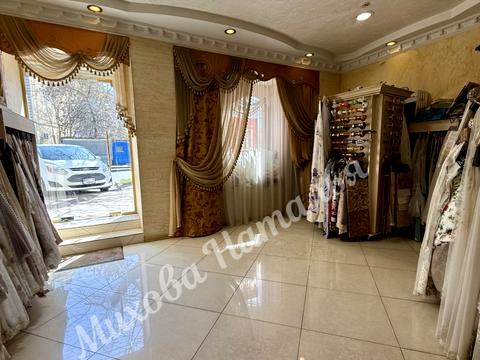 комерційна за адресою Утьосова вул., 16а