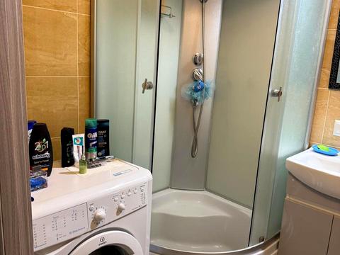 квартира за адресою Наукова вул., 10