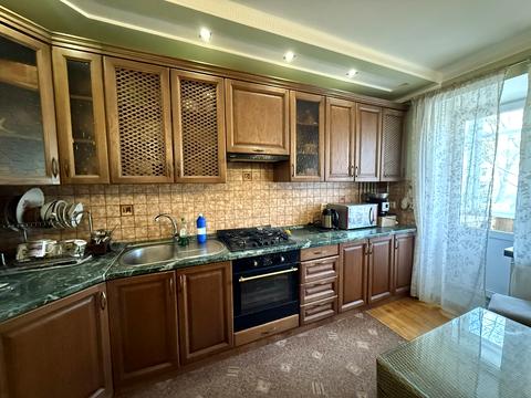 квартира за адресою Захисників України вул., 5