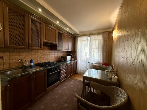 квартира за адресою Захисників України вул., 5