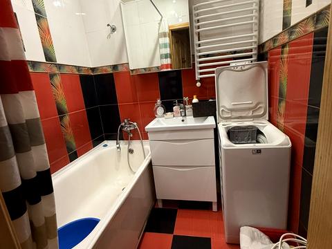 квартира за адресою Захисників України вул., 5