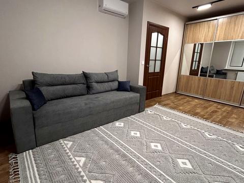 квартира за адресою Бориса Гмирі вул., 12-Б