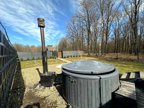 будинок за адресою с. Микитинці, Світла вул.