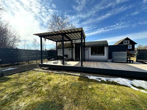 будинок за адресою с. Микитинці, Світла вул.