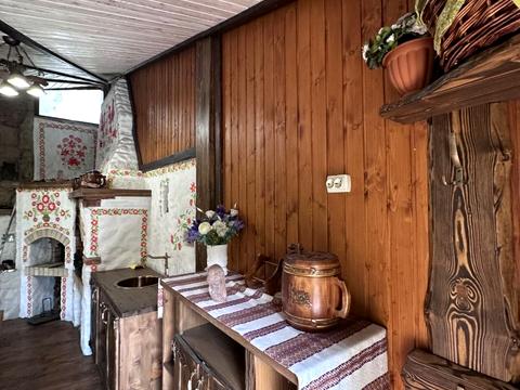 будинок за адресою с. Угринів, Калуське шосе, 2К