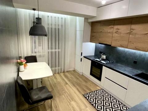 квартира за адресою Героїв Майдану вул. (Червоноармійська), 53