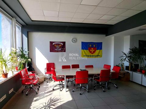 комерційна за адресою Євгена Сверстюка вул. (Марини Раскової), 11