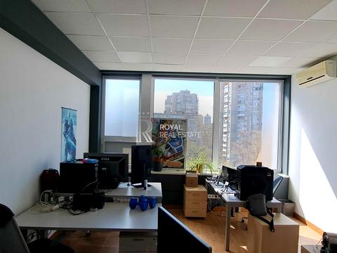 комерційна за адресою Євгена Сверстюка вул. (Марини Раскової), 11