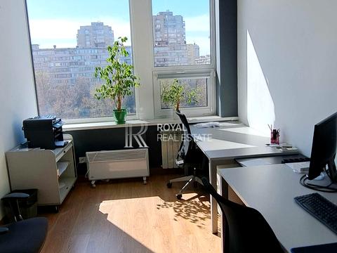 комерційна за адресою Євгена Сверстюка вул. (Марини Раскової), 11