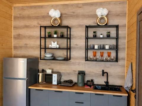 комерційна за адресою Джерельна вул., 1