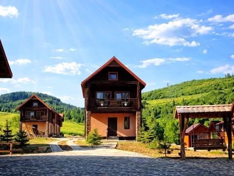 комерційна за адресою Джерельна вул., 1