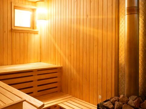 комерційна за адресою Джерельна вул., 1