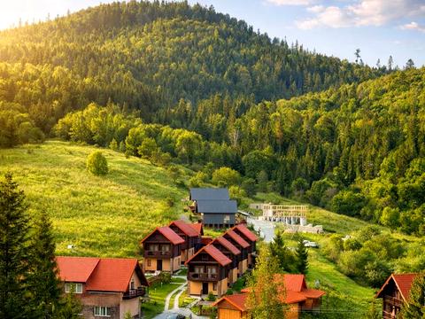 комерційна за адресою Джерельна вул., 1