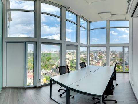 комерційна за адресою Саксаганського вул., 121