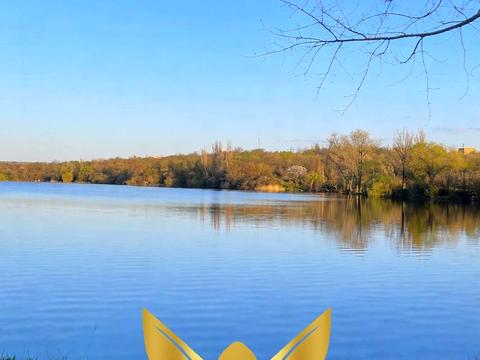 участок по адресу Набережна