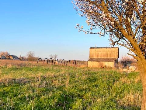 участок по адресу Набережна