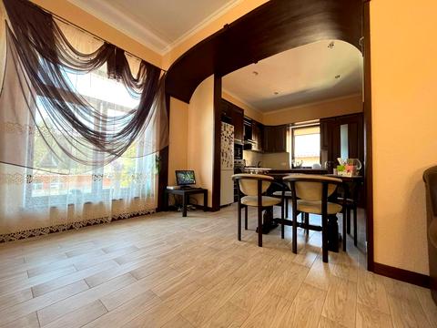 будинок за адресою Тополина вул.