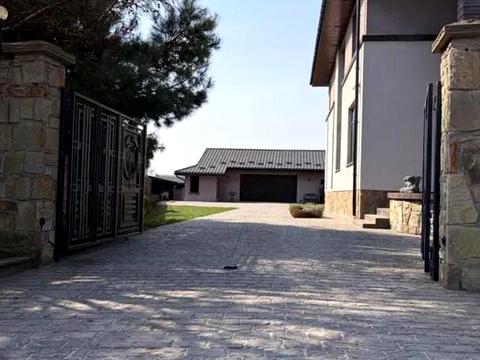 будинок за адресою с. Зимна Вода, Князя Святослава