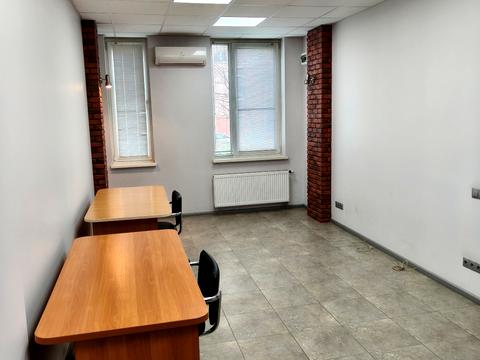 комерційна за адресою Регенераторна вул., 4 к13