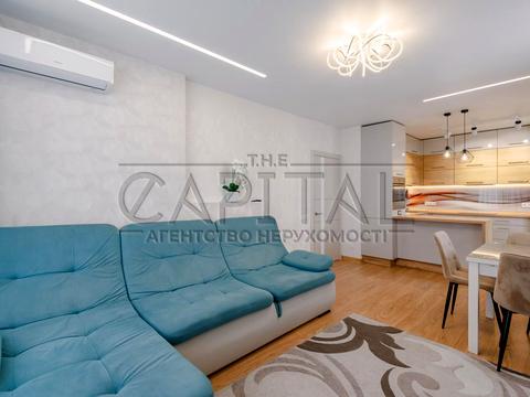 квартира по адресу Любомира Гузара просп. (Космонавта Комарова), 11