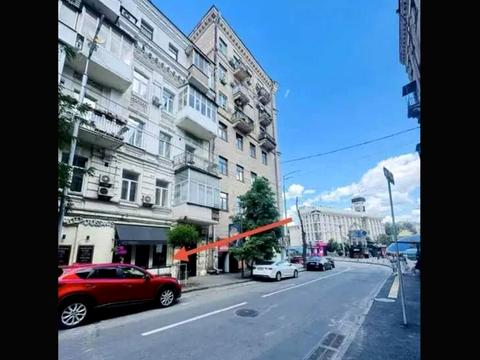 комерційна за адресою Софіївська пл., 4