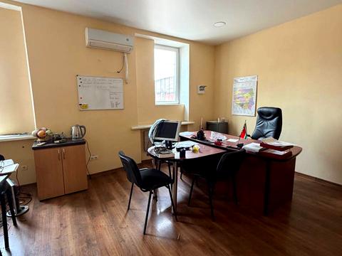 комерційна за адресою Залізорудна вул., 2