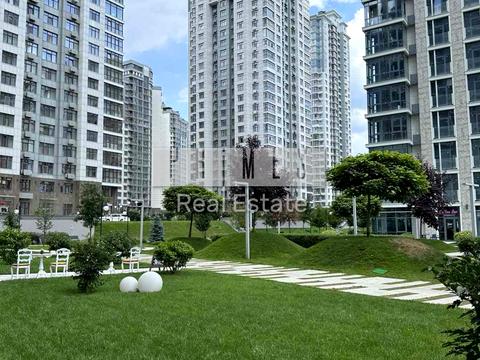 паркомісце за адресою Андрія Верхогляда вул. (Михайла Драгомирова), 12