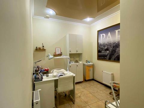 комерційна за адресою Владислава Бувалкіна вул., (Будинок 1)