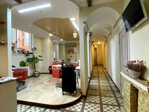 комерційна за адресою Владислава Бувалкіна вул., (Будинок 1)