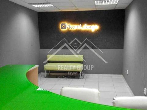 комерційна за адресою Миру просп., 33а