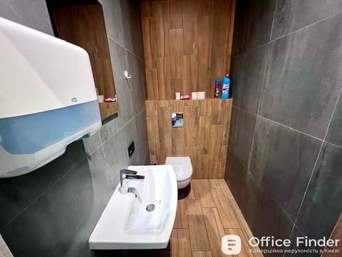 комерційна за адресою Кловський узвіз, 7a