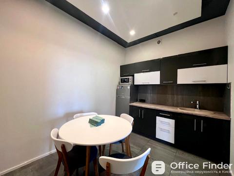 комерційна за адресою Кловський узвіз, 7a