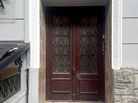 комерційна за адресою Остапа Нижанківського вул., 2/4