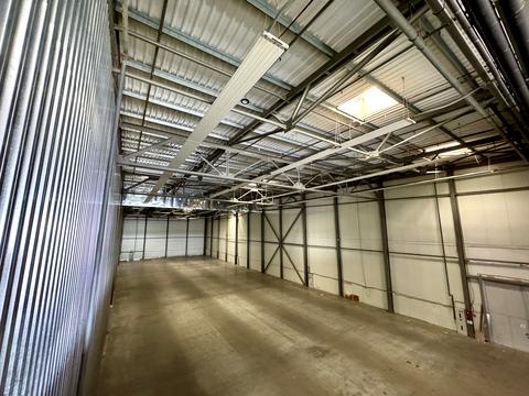 комерційна за адресою Олега Онікієнка вул., 61