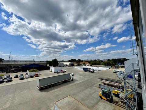 комерційна за адресою Олега Онікієнка вул., 61