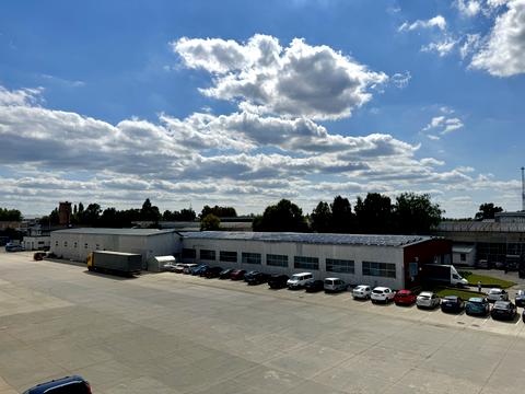 комерційна за адресою Олега Онікієнка вул., 61