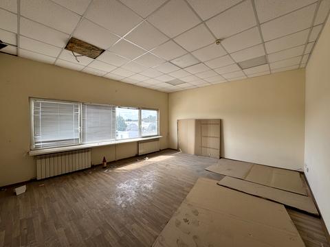 комерційна за адресою Олега Онікієнка вул., 61