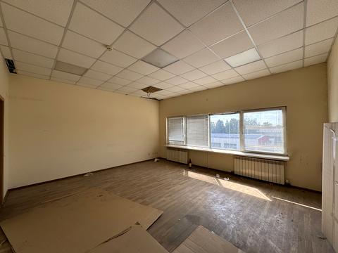 комерційна за адресою Олега Онікієнка вул., 61