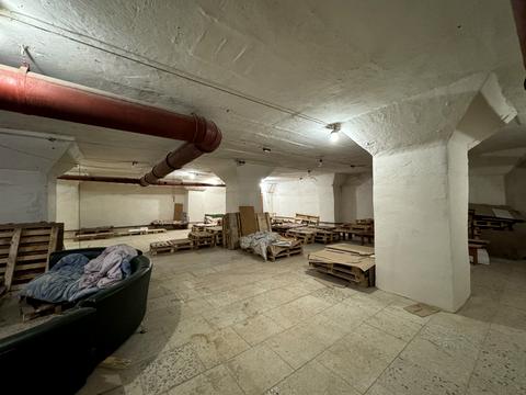 комерційна за адресою Олега Онікієнка вул., 61