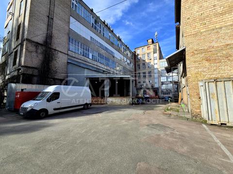 комерційна за адресою Івана Дзюби вул. (Сім'ї Сосніних), 3