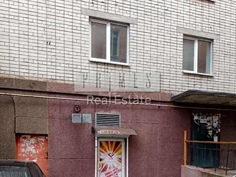 комерційна за адресою Межигірська вул., 25