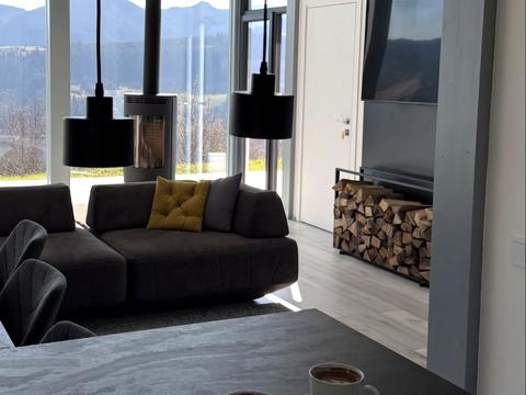 комерційна за адресою с. Ільці, Довбуша, 3