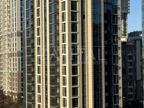 комерційна за адресою Андрія Верхогляда вул. (Михайла Драгомирова), 28