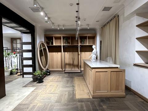 комерційна за адресою Яворницького вул., 6