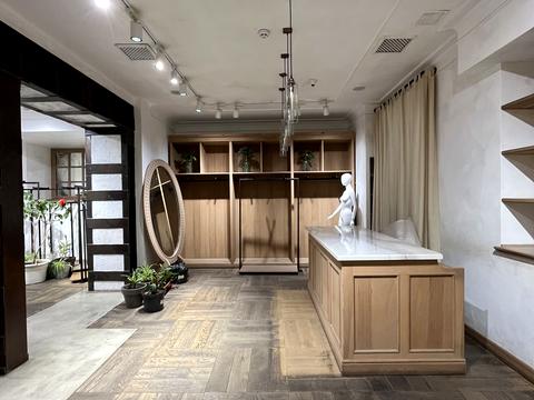 комерційна за адресою Яворницького вул., 6