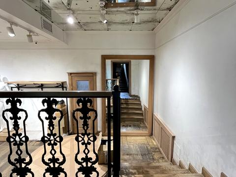 комерційна за адресою Яворницького вул., 6