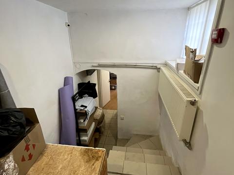 комерційна за адресою Яворницького вул., 6