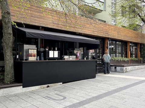 комерційна за адресою Яворницького вул., 6