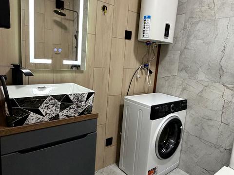 квартира за адресою Романа Левицького вул., 4