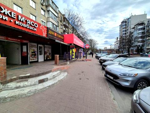 комерційна за адресою Святошинська вул., 28